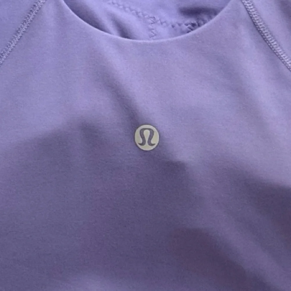 Lululemon Women’s Purple Cropped Tank Top Sports Bra! Size 2! - Picture 3 of 6